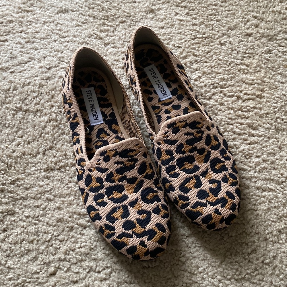 Steve Madden flats NEVER WORN